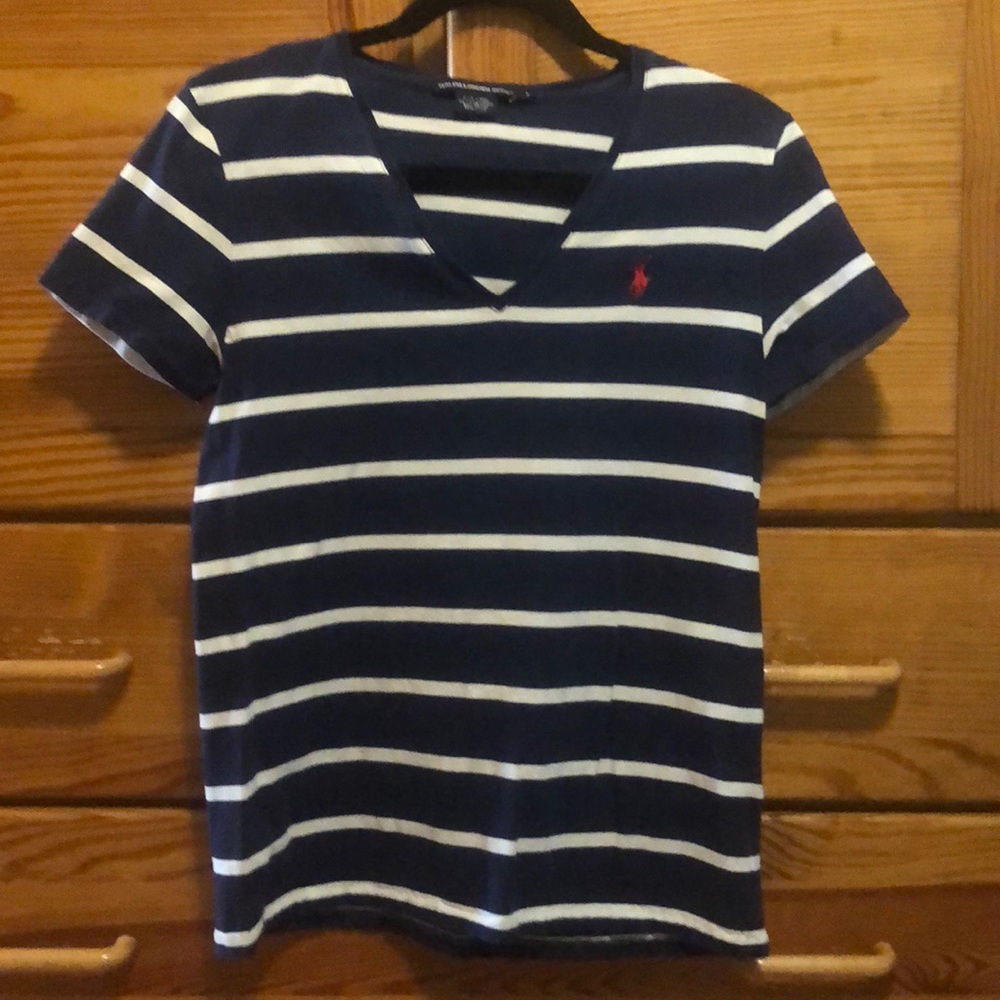 Polo Tonal V-Neck Tee